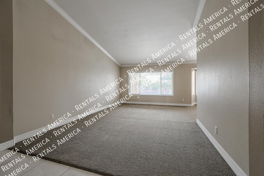 Building Photo - 6325 W Potter Dr