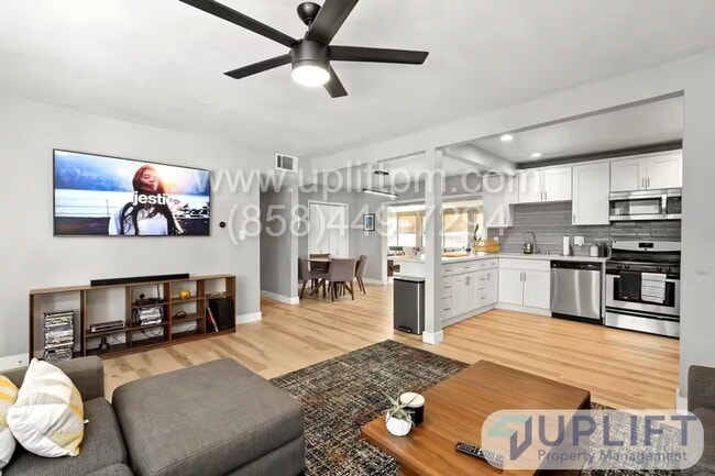 Building Photo - 5520 Olvera Ave