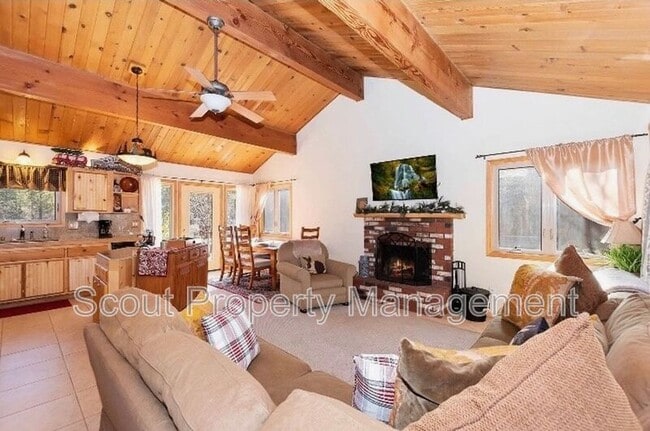 Building Photo - 199 Oriole Dr