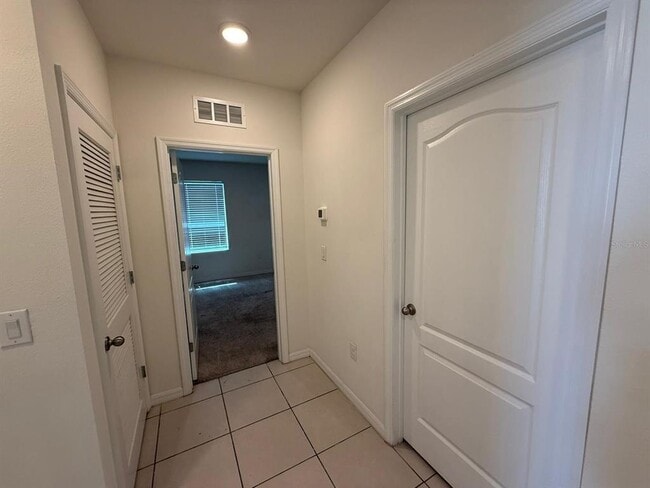 Building Photo - 209 Ludisia Loop