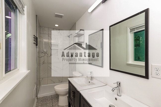 Building Photo - 1455 Helen Ln SW