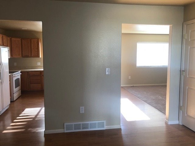 Building Photo - 513 Desmet Dr
