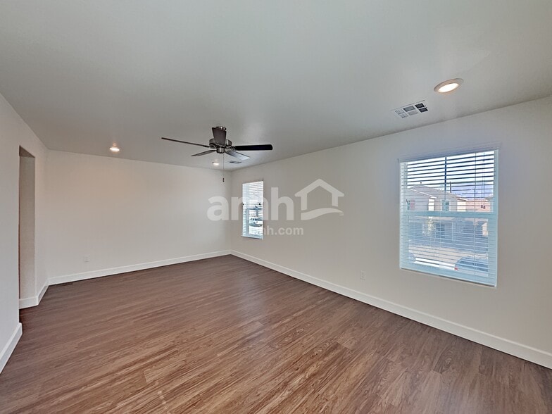 Building Photo - 1458 Garden Swing Ave