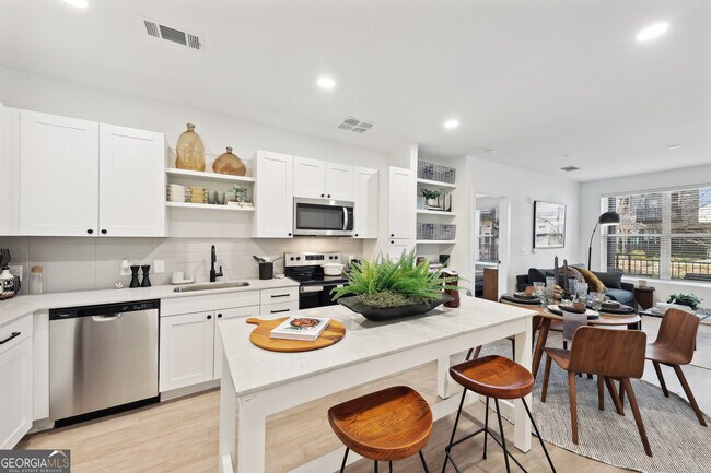 Building Photo - 2945 Cumberland Mall