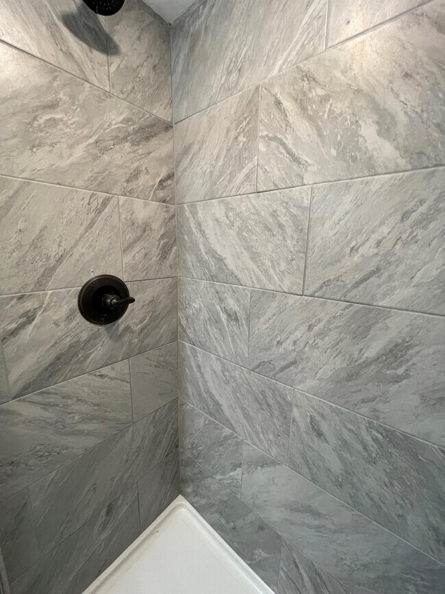 Building Photo - 350 Melwood Ave