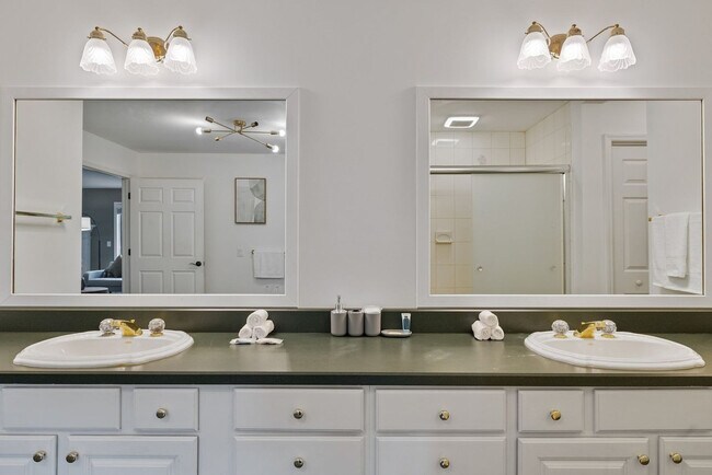 Building Photo - 321 Museum Village Rd