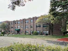 Building Photo - 432 Elm Pl