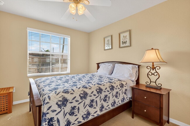 Building Photo - 2990 SE Lexington Lakes Dr