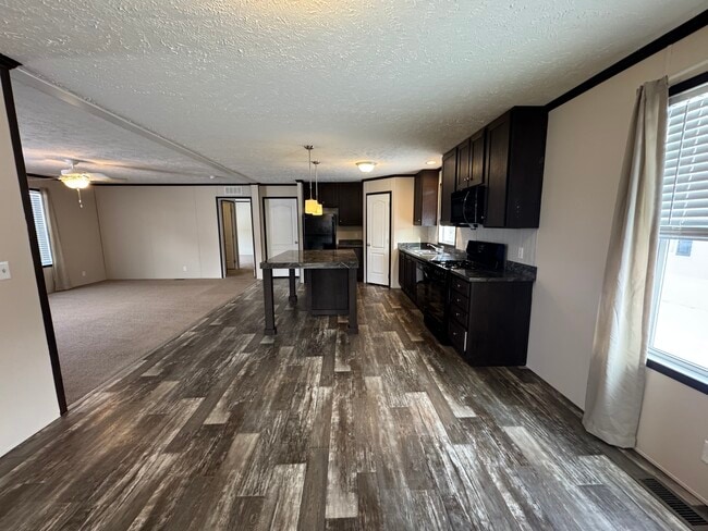 Building Photo - 215 Borman Ave