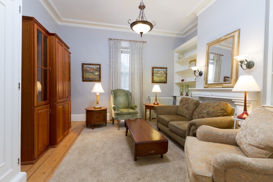 Primary Photo - 95 Coggeshall Ave