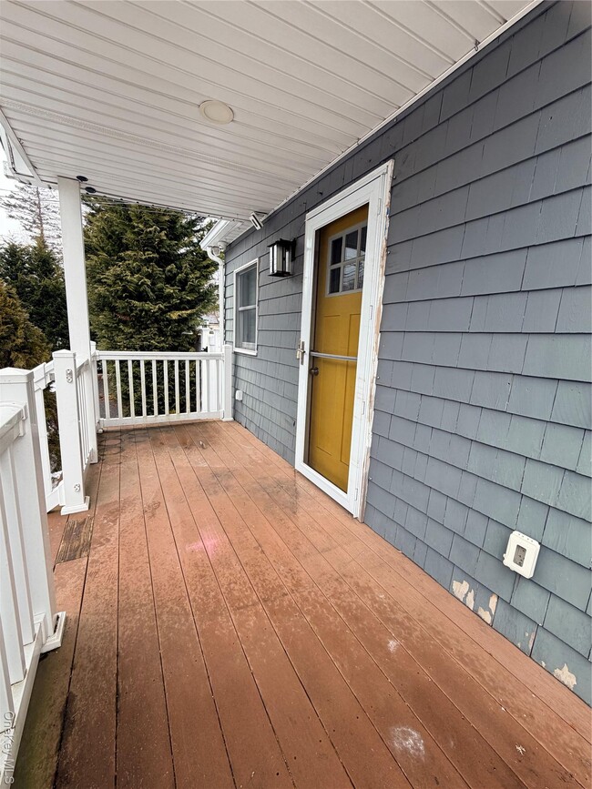 Building Photo - 5 Bristol St