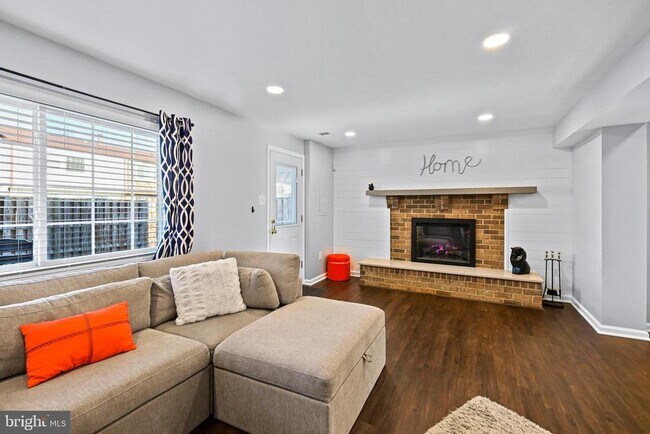 Building Photo - 5341 Harbor Ct Dr