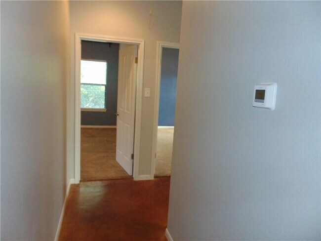 Building Photo - 160 Loving Trail