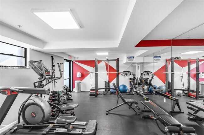 Building Photo - 575 Crandon Blvd