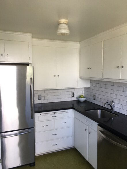 Building Photo - 5417 48th Ave SW