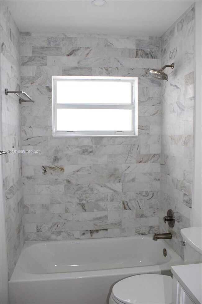 Building Photo - 3825 SW 88th Ct