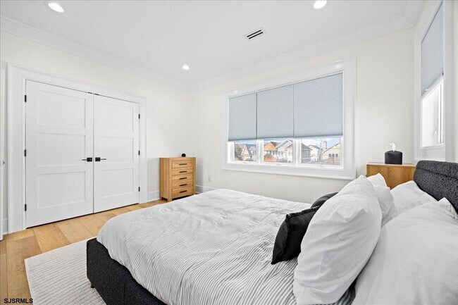 Building Photo - 31 Seaside Ct