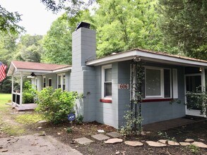 Building Photo - 606 N Maple St