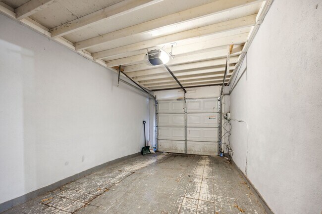 Building Photo - Updated 3-bedroom, 1.5-bath home with a garage in the borough of West Chester!