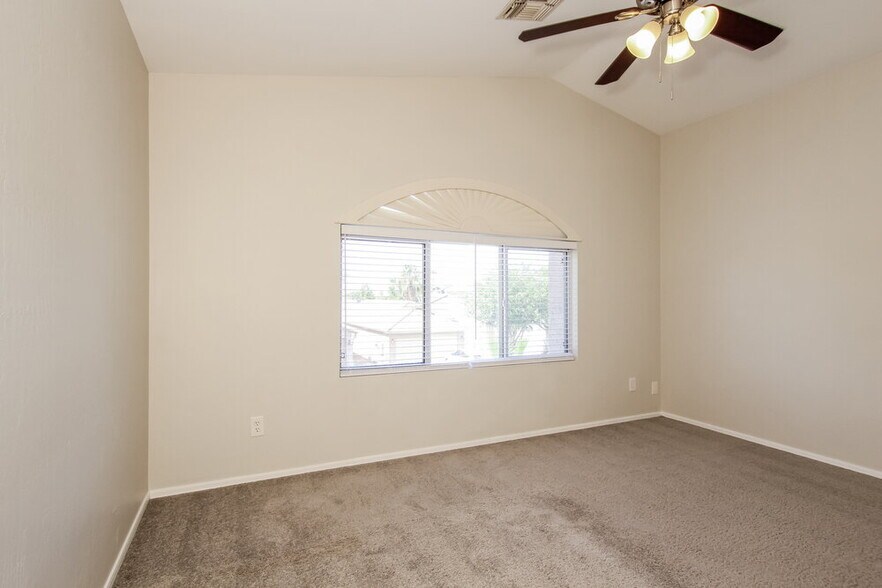 Building Photo - 3142 E Kristal Way