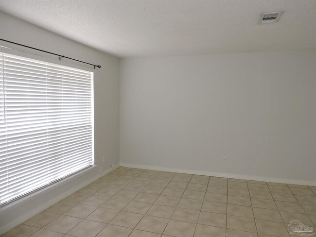 Building Photo - 7834 Charter Oaks Dr