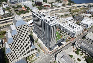 Building Photo - 435 N Orange Ave