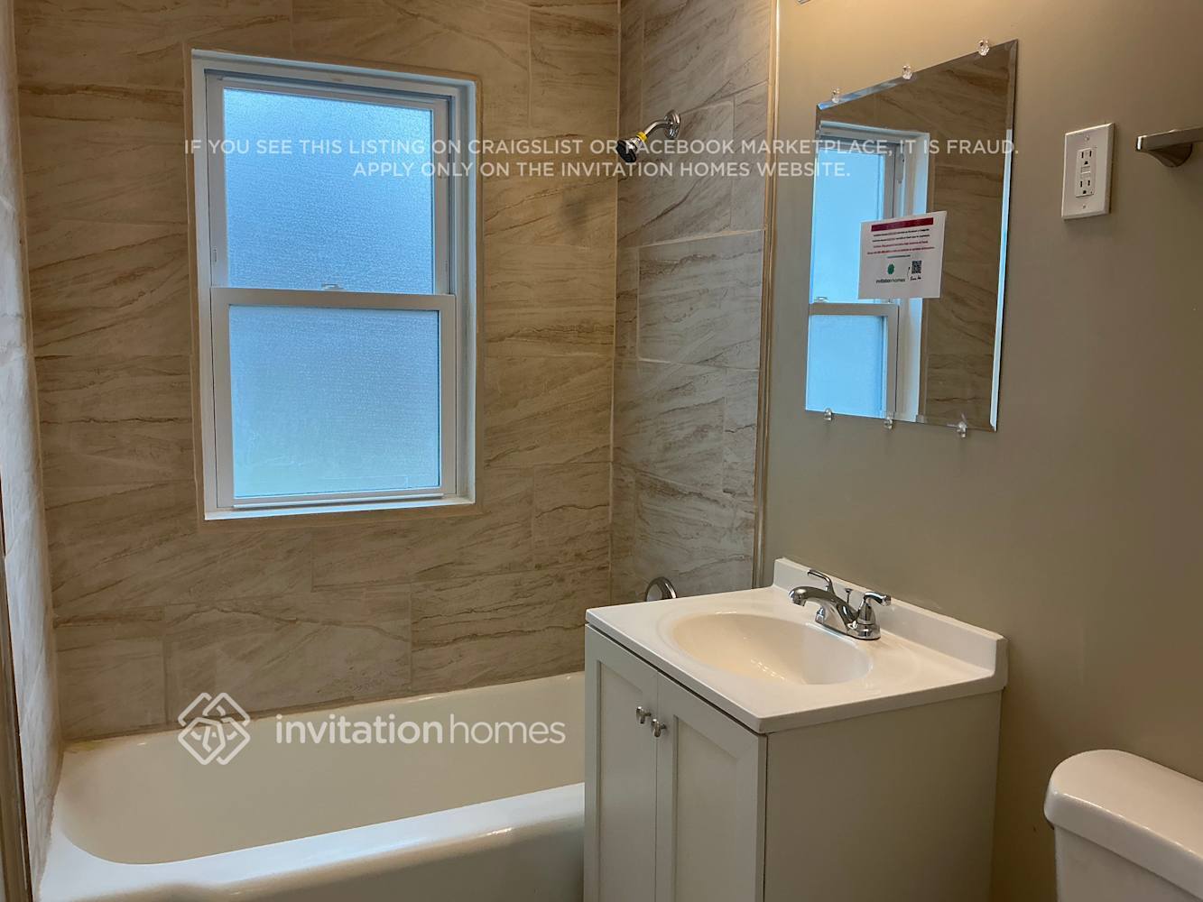 Building Photo - 1808 W 187th St