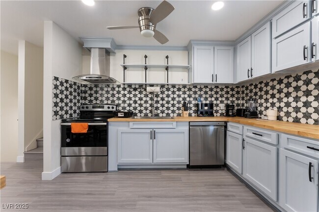 Building Photo - 6128 Jones Cir