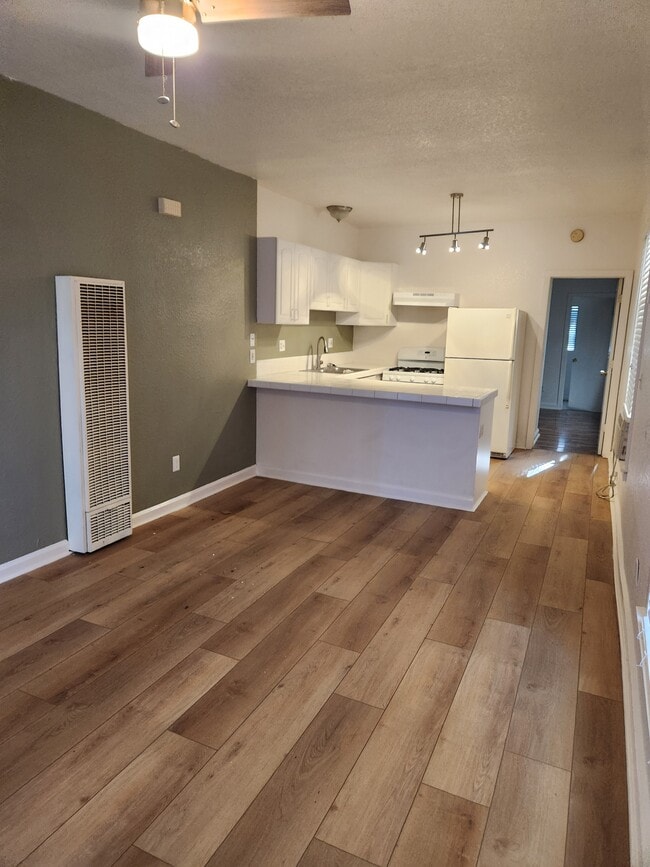 Building Photo - 1418 E St