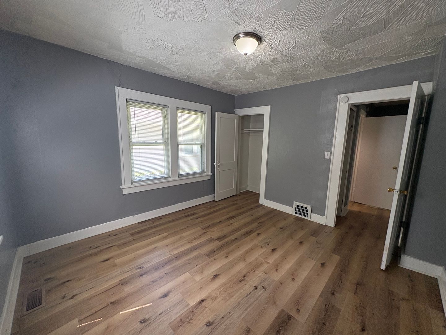 Building Photo - 5401 Highland Ave