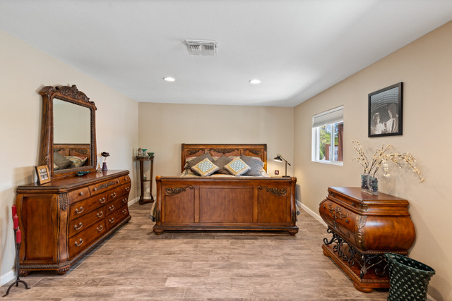 Building Photo - 10314 W Sierra Dawn Dr