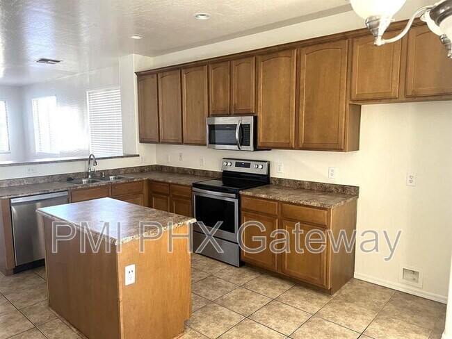 Building Photo - 4196 S Mariposa Dr