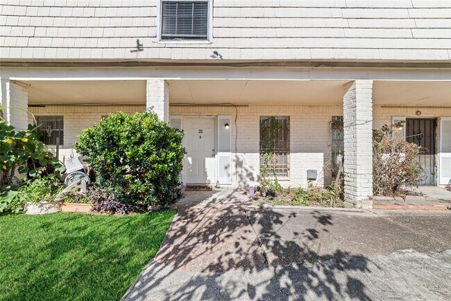 Building Photo - 6201 Ranchester Dr