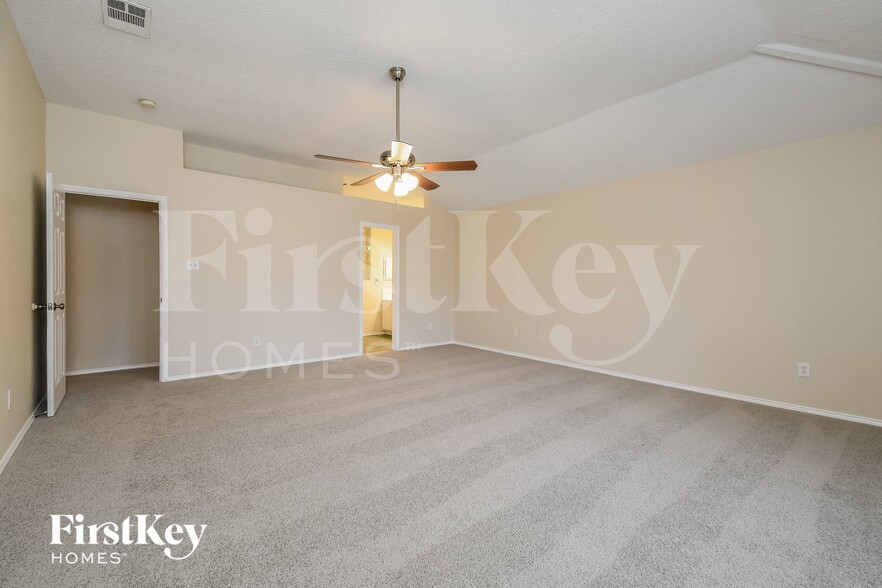 Building Photo - 905 Shady Brook Ln