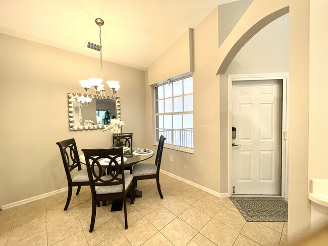 Building Photo - 8125 Celeste Dr
