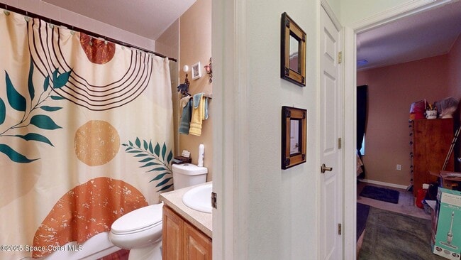 Building Photo - 824 Temple St