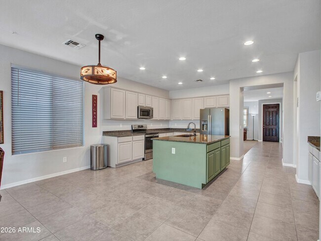 Building Photo - 7135 W Desert Mirage Dr