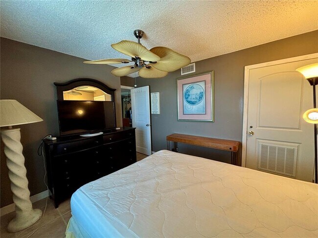 Building Photo - 3100 Ocean Shore Blvd