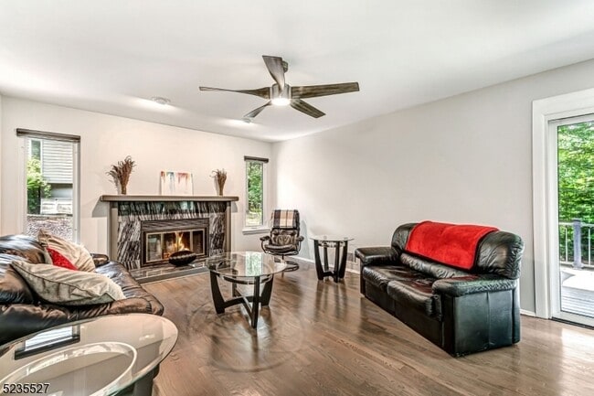 Building Photo - 33 Highmount Ave