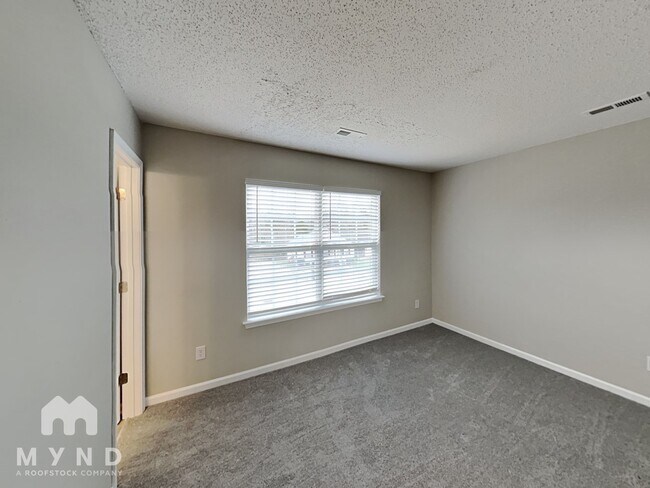 Building Photo - 11550 Stewarts Crossing Dr