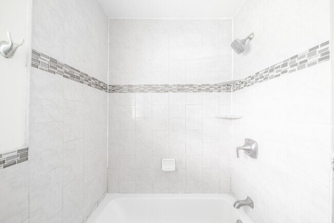Building Photo - 7015 Kopman Dr