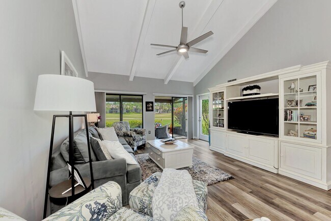 Building Photo - Welcome to your Heatherwood Heaven