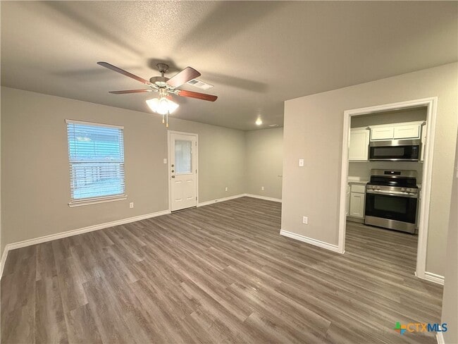 Building Photo - 1701 Dakota Trce