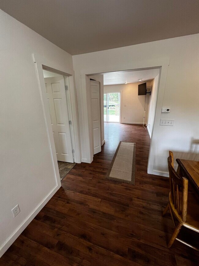 Building Photo - 9197 Cty J-Unit A