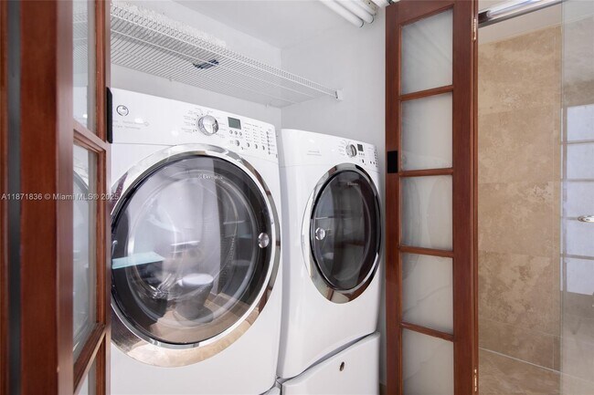 Building Photo - 19707 Turnberry Way