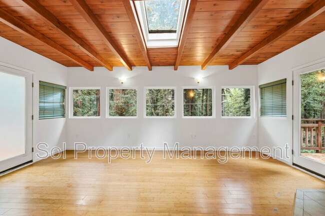 Building Photo - 245 Blue Ridge Dr