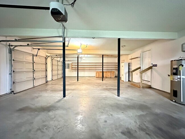 Building Photo - Stunning Single-Family Home with Plenty of...