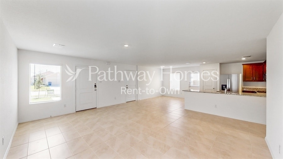 Building Photo - 1329 Plum Rd