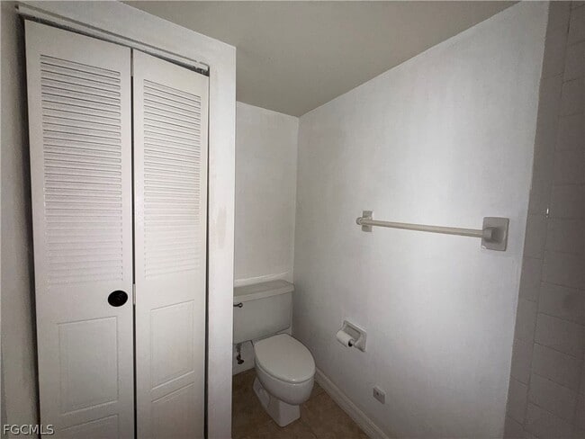 Building Photo - 1520 Park Meadows Dr