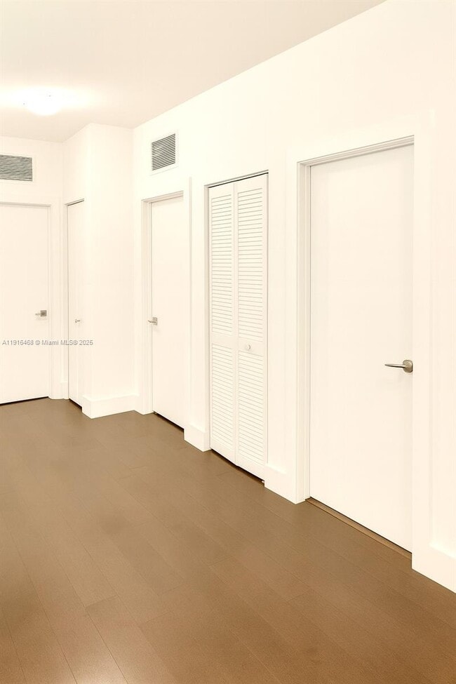 Building Photo - 6846 NW 103rd Ave